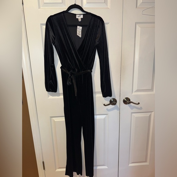 Morgan Taylor Black Velvet Jumpsuit - Picture 2 of 6